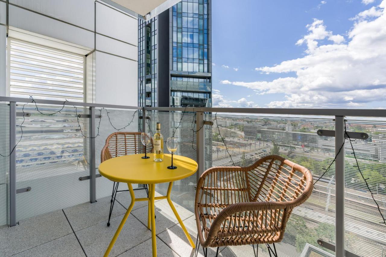 Apartment 14th Floor City Center View Towarowa 37 By Renters *